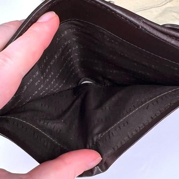 Full inclusion Burberry Compact Wallet - Picture 4 of 6